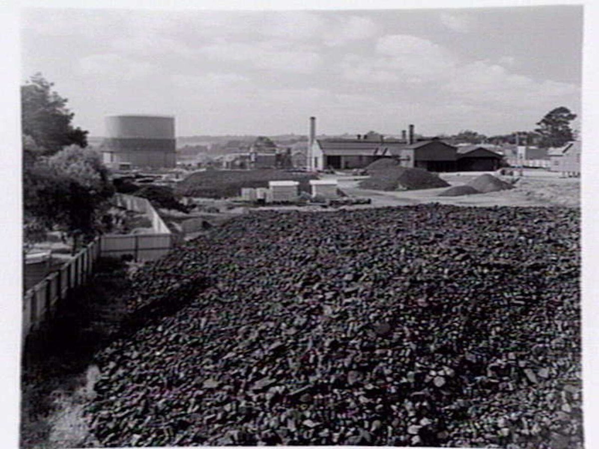 Colonial Gas Association Limited, Box Hill works (1938–40)