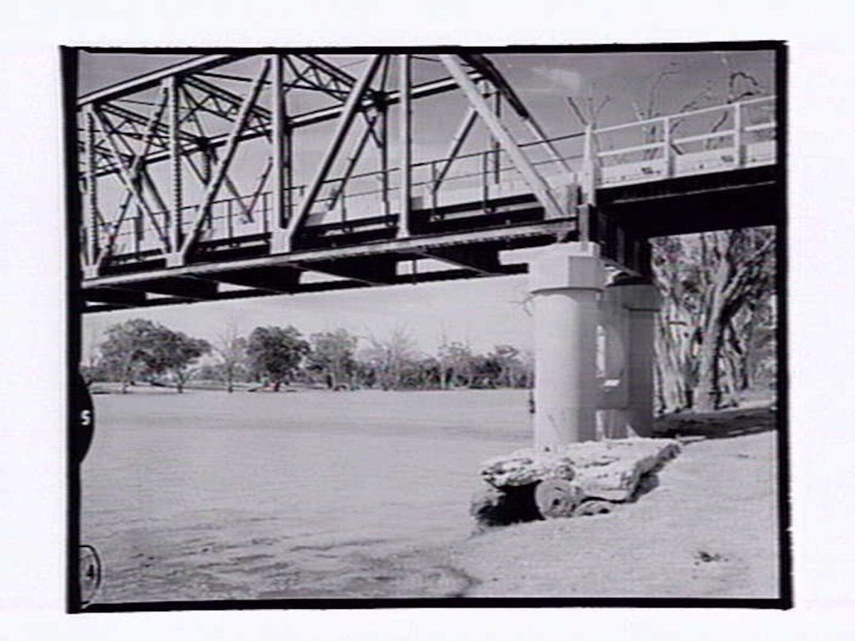 Abbotsford Bridge, Curlwaa (1954)