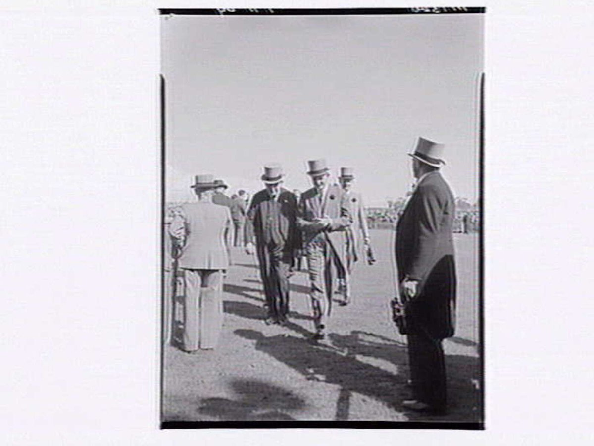 Presentation of Melbourne Cup trophy at Flemington Racecourse (1949)