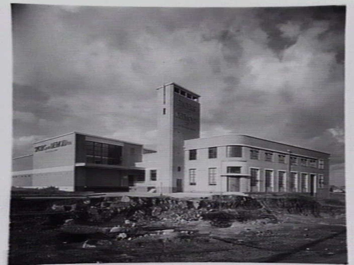 Spicers & Detmold Pty. Ltd., stationers and manufacturers, Moreland Road, Coburg (c. 1943)