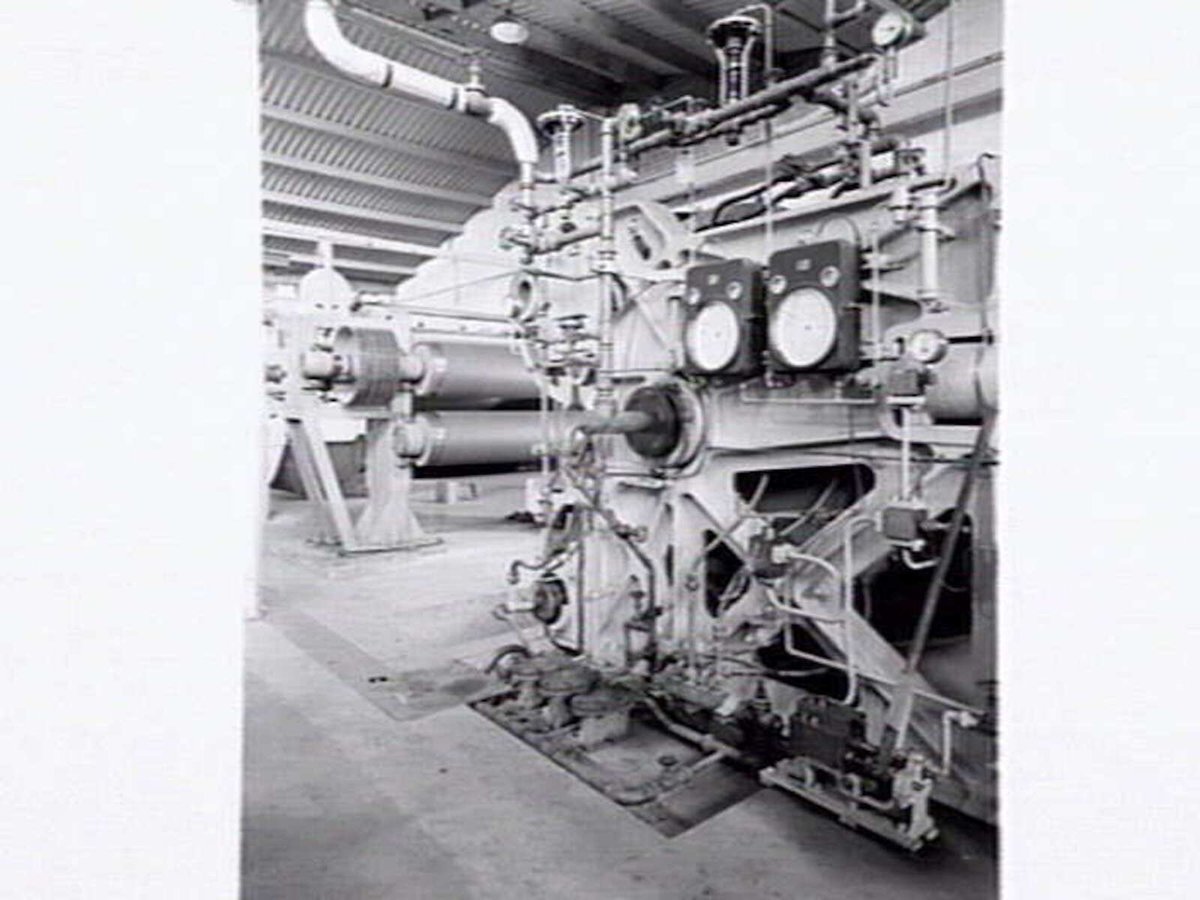 Factory interior, possibly at Hopkins Odlum Pty Ltd, belting manufacturers at 268-270 Geelong Road, West Footscray, Vic (c. 1943)