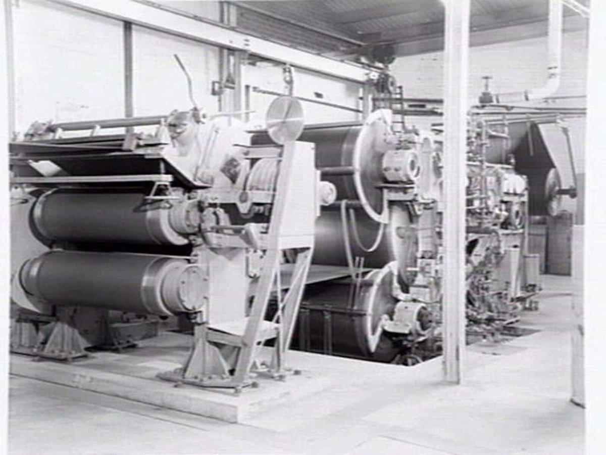 Factory interior, possibly at Hopkins Odlum Pty Ltd, belting manufacturers at 268-270 Geelong Road, West Footscray, Vic (c. 1943)