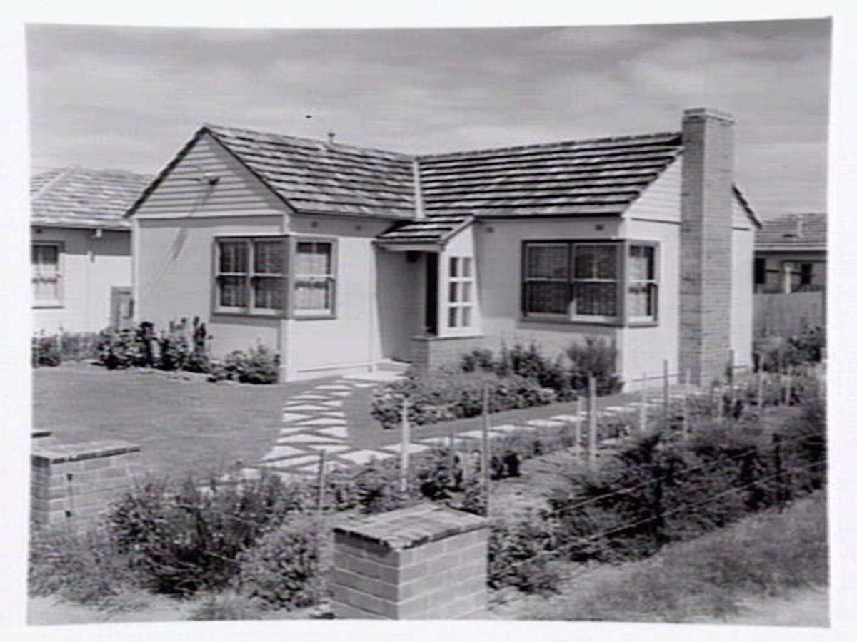 Exterior of pre-fabricated concrete Housing Commission homes in Oakleigh (1946?)