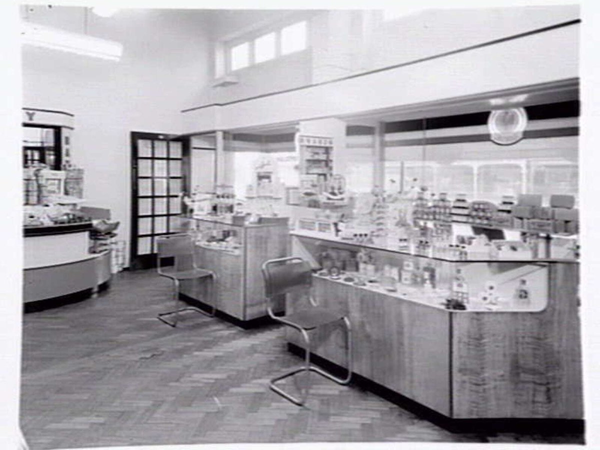 W.C. Haworth AMCAL Chemist, Albert Park (1947)