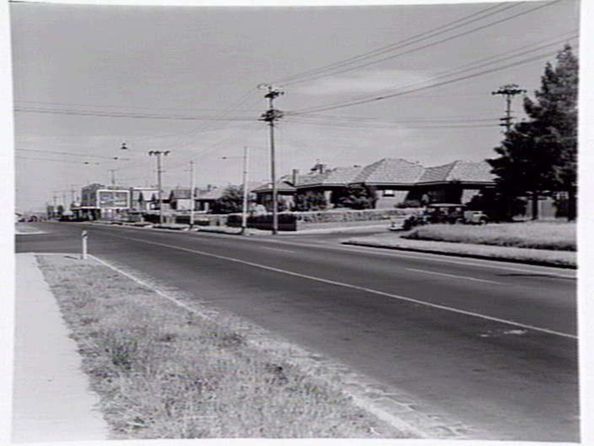 Department of Works and Housing, showing sites at the intersection of Lilac Crt., Hawthorn Road and Nepean Highway,Brighton East (1948)
