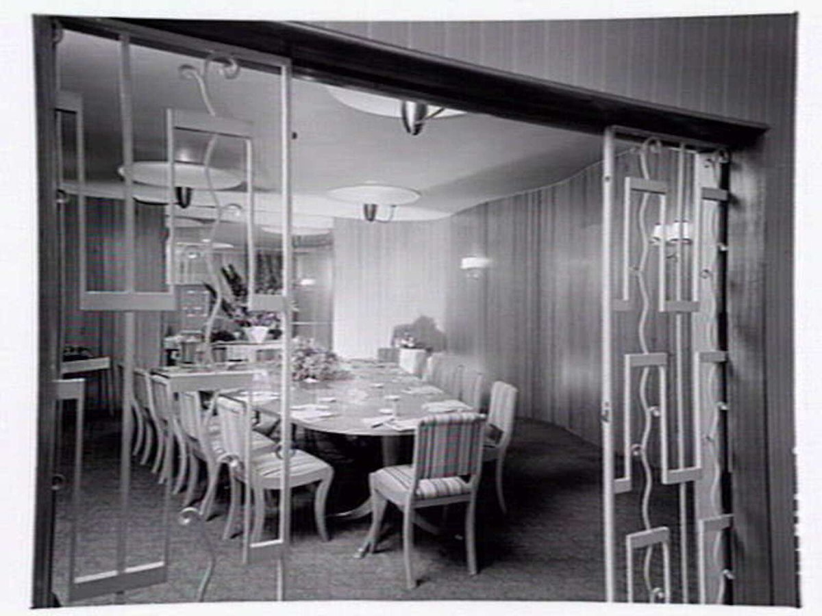 Maple Room, private dining room at the Hotel Australia, 276 Collins St., Melbourne, Melbourne City (1949)