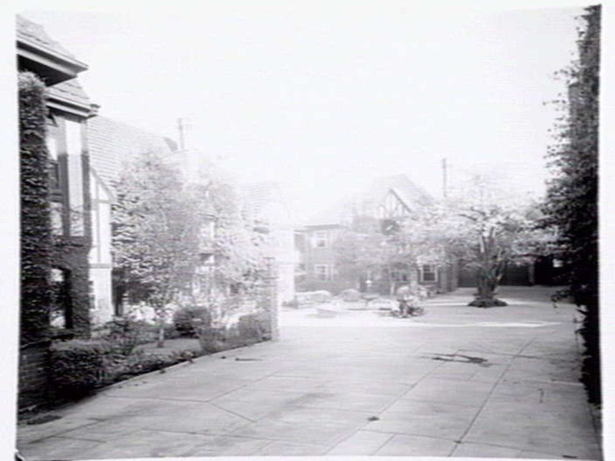 Mayfield' tudor style apartment building, 1/44 Murphy Street, South Yarra (1949)