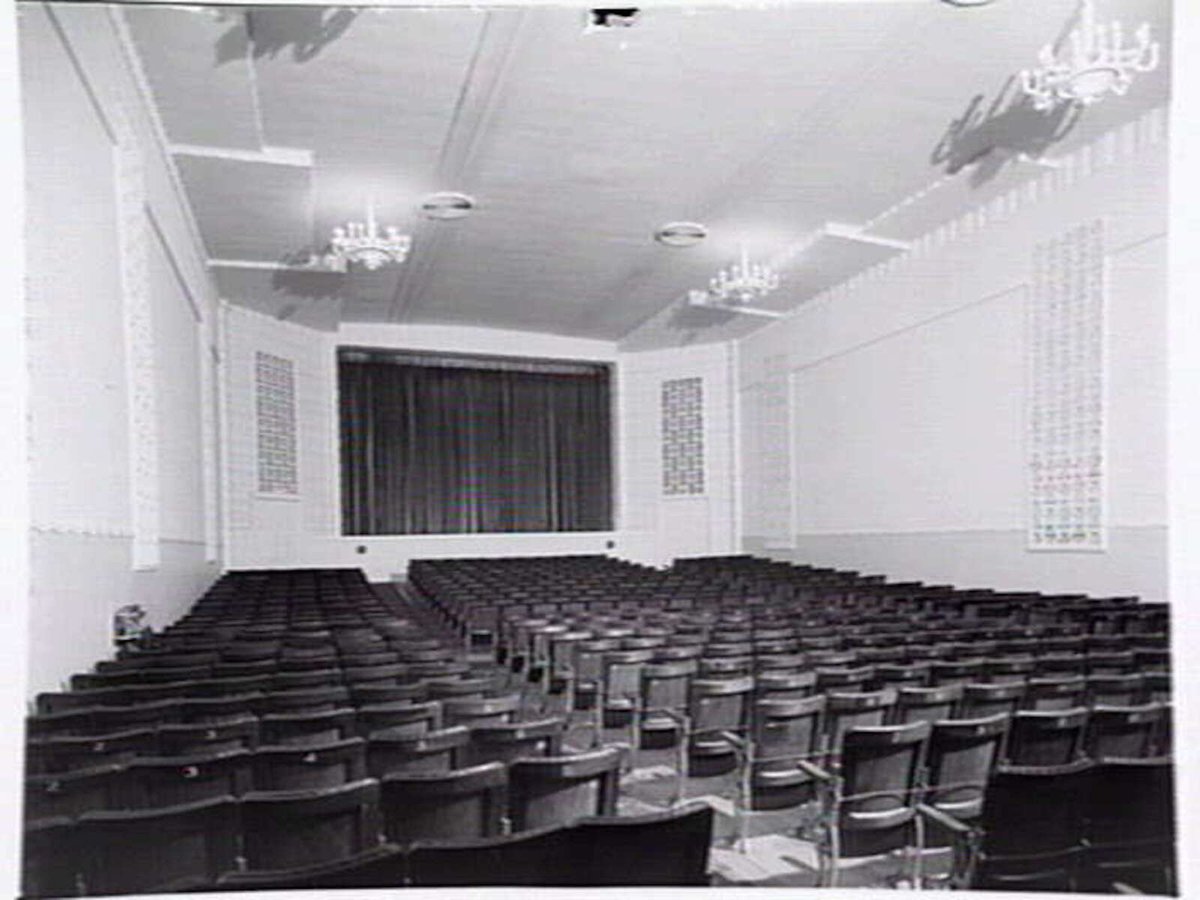 Circle Theatre, Essendon, operated by Hoyts. Shows dress circle foyer, auditorium, entrance foyer and dress circle from stalls (1949)