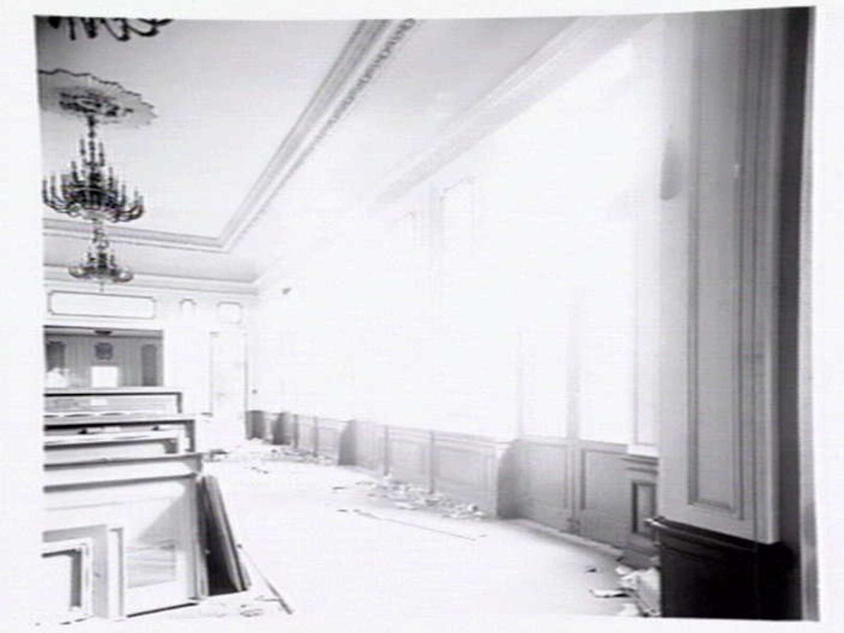 Homeden' interior, possibly home of George Nicholas, 48 Lansell Rd. Toorak (1951)