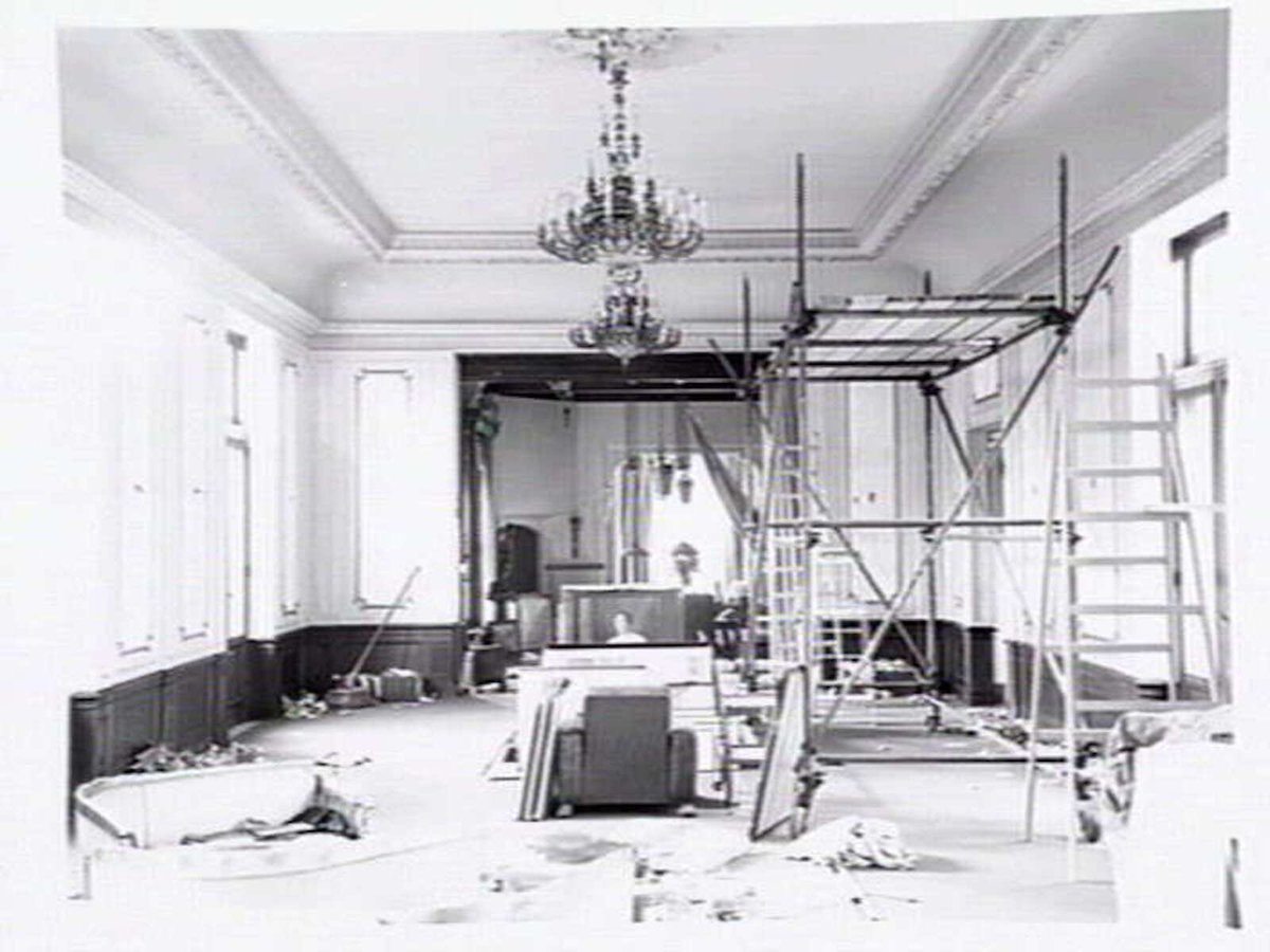 Homeden' interior, possibly home of George Nicholas, 48 Lansell Rd. Toorak (1951)