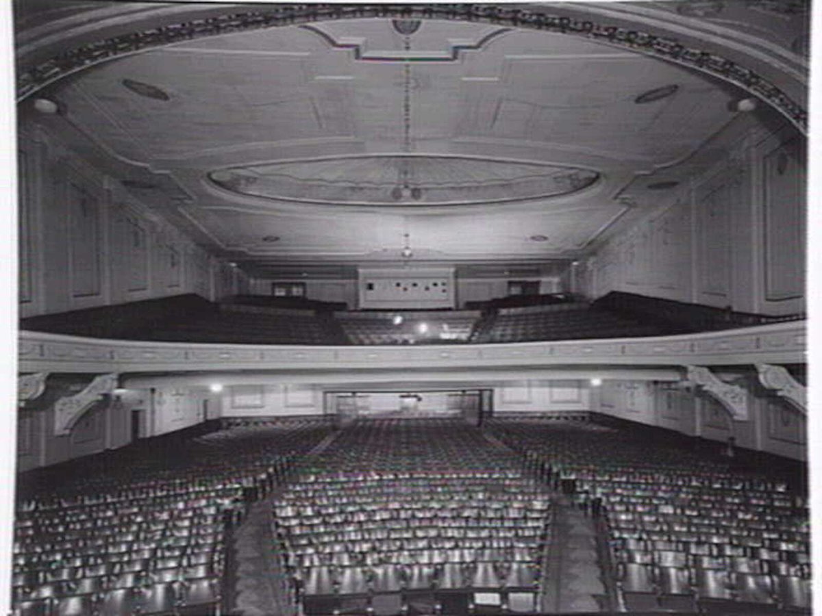 Interior views, Hoyts' Merri Theatre, St.Georges Road, North Fitzroy, Fitzroy North (c. 1953)