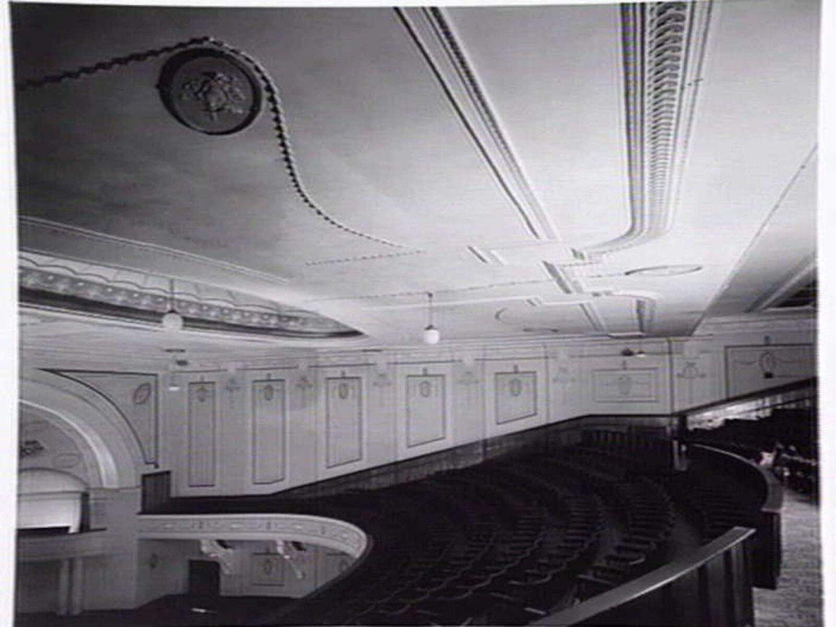 Interior views, Hoyts' Merri Theatre, St.Georges Road, North Fitzroy, Fitzroy North (c. 1953)