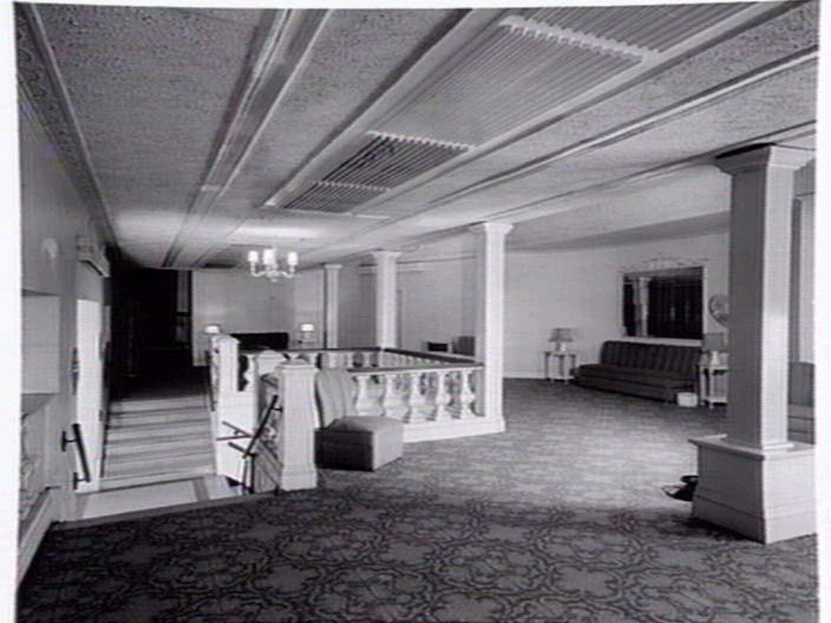 Interior views, Hoyts' Merri Theatre, St.Georges Road, North Fitzroy, Fitzroy North (1950–56)