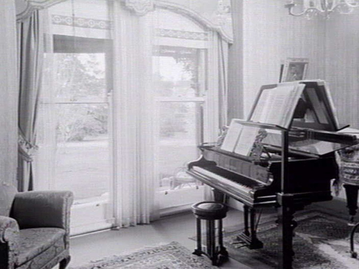Residence of Adolph Spivakovsky, 9 Riversdale Road, Hawthorn (c. 1936)