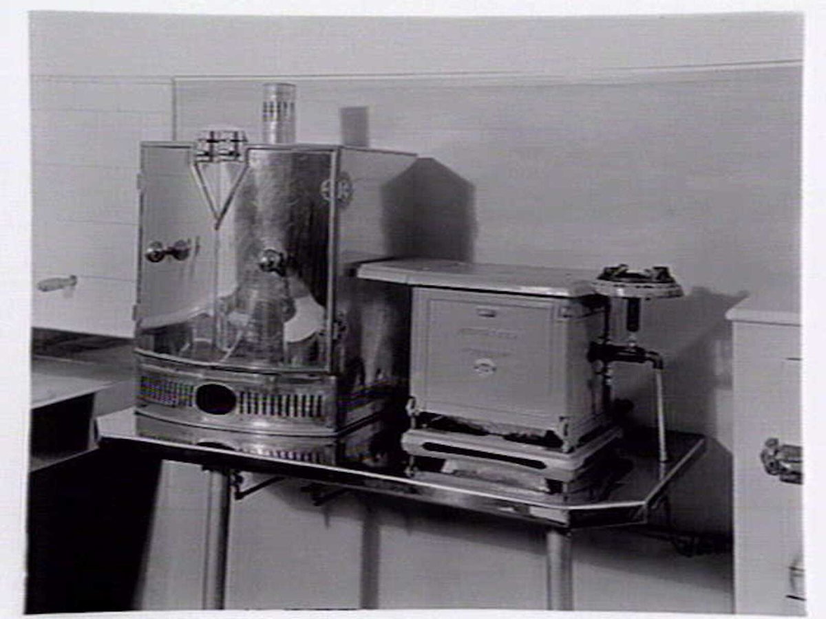 Gas appliances at the Windsor Hotel, Melbourne City (1936)