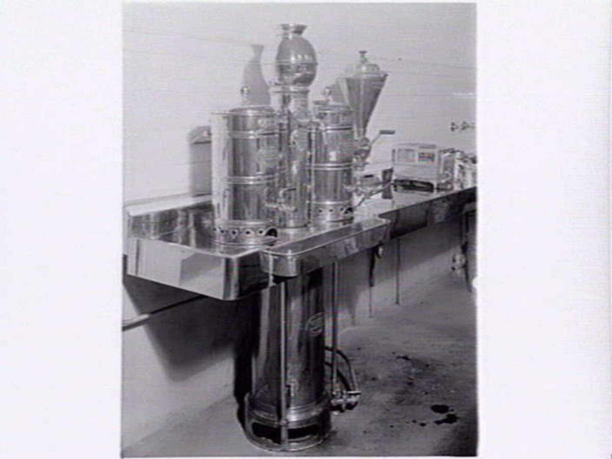 Gas appliances at the Windsor Hotel, Melbourne City (1936)