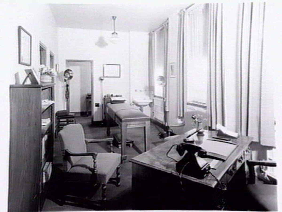 Dr. Willfred Emmett Race, Osteopath, 401 Collins St. consulting rooms, Melbourne City (1940s)