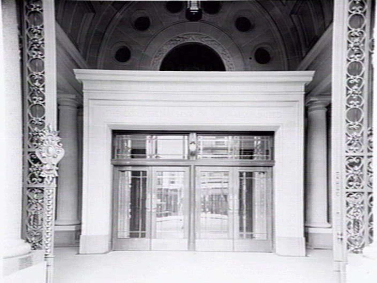 Commercial Bank, 333-347 Collins Street, Melbourne, Melbourne City (c. 1943)