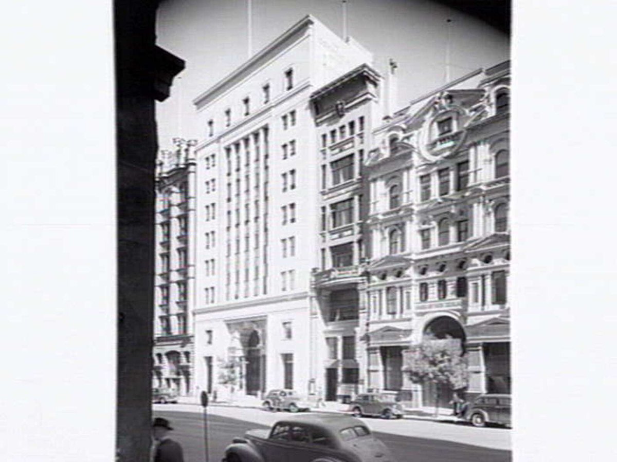 Commercial Bank, 333-347 Collins Street, Melbourne, Melbourne City (c. 1943)