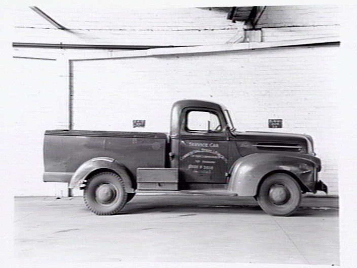 Service trucks belonging to Commercial Steels and Forge Co., North Melbourne (c. 1946)