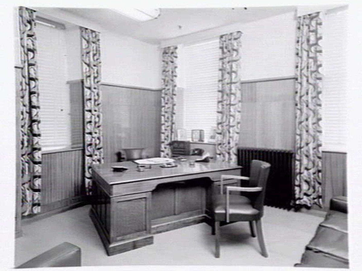 Julius Kayser & Co., 2nd floor, 328-42 Flinders Lane, Melbourne, showing small theatrette for mannequin displays, outer showroom area with display of Kayser sleeping gowns and office area, Melbourne City (1949)
