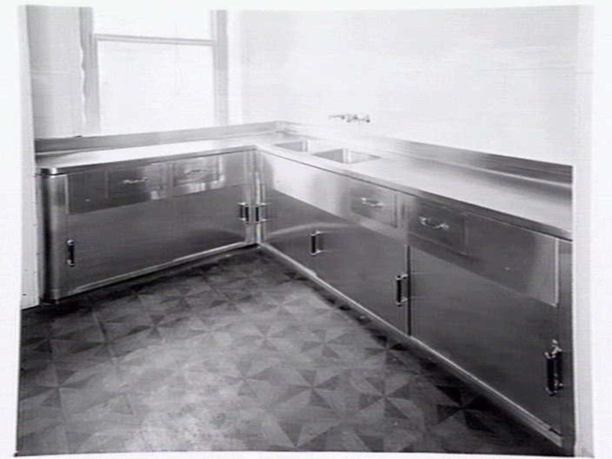 Installation of kitchen/cafeteria fittings by Gardner & Naylor, at the CTA (Commercial Travellers' Association),328 Flinders St., Melbourne, Melbourne City (1950)