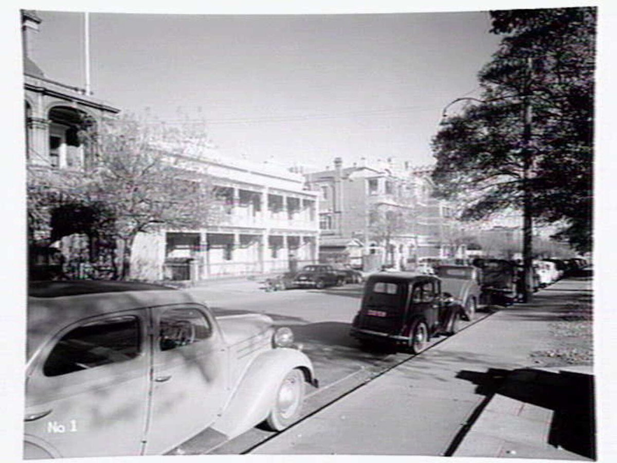 Terrace house, inner suburb of Melbourne (1951–57)
