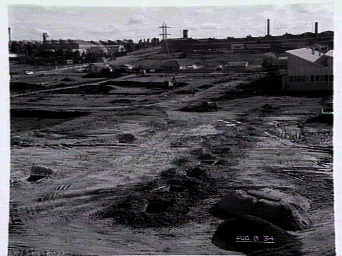 Construction photographs of a factory in Murrumbeena (1954–55)