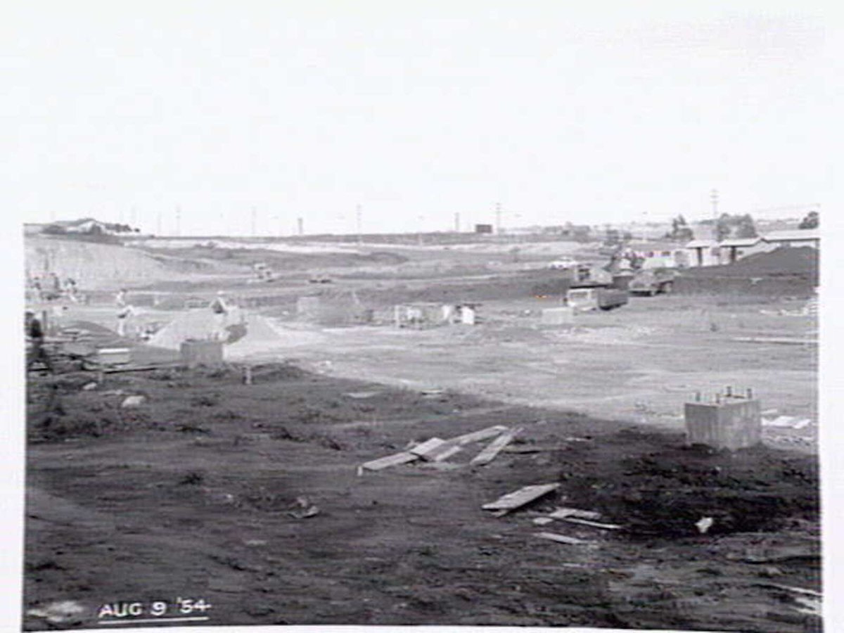 Construction photographs of a factory in Murrumbeena (1954–55)