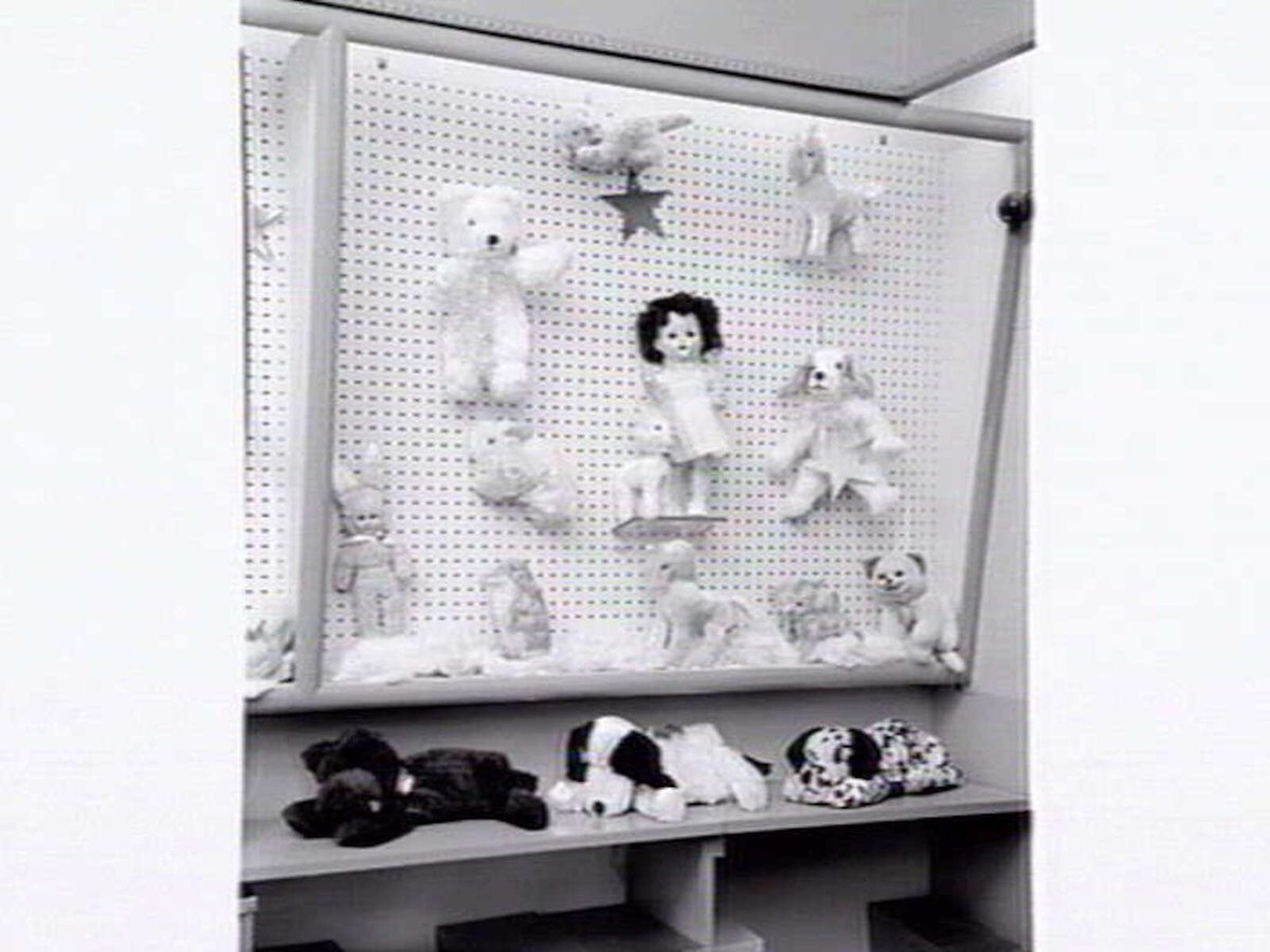 Real Home Comforts, 268 Collins St., window display, Melbourne City (1954)