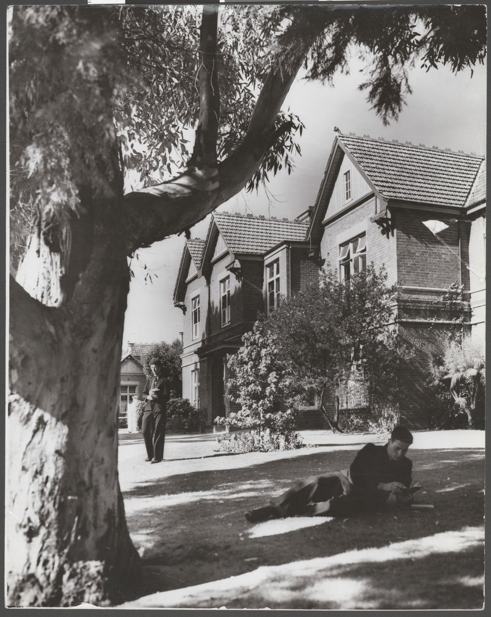 Caulfield Grammar [school] (1946)