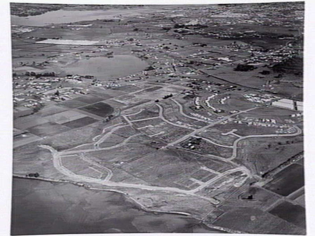 Housing Commission of Victoria aerial views of Burwood Estate (1948)