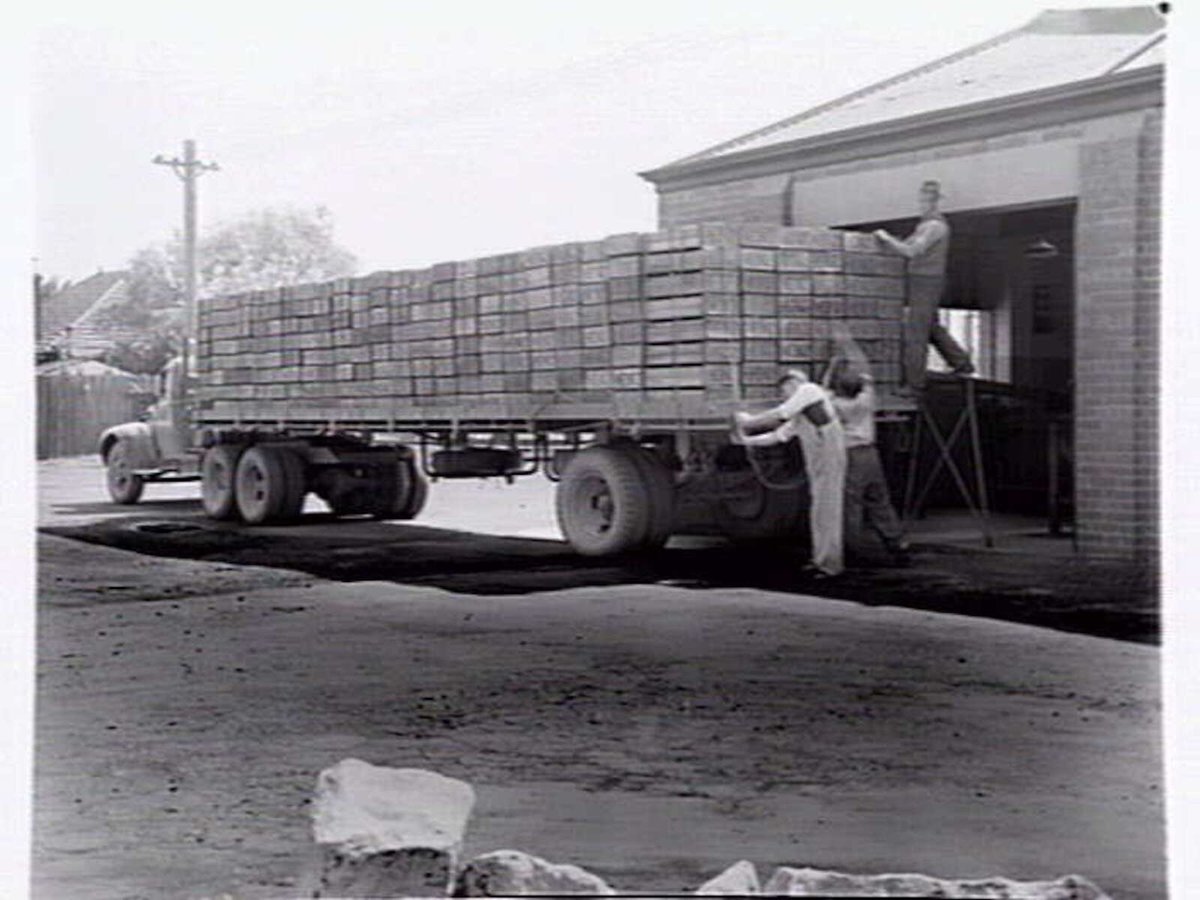 H. J. Heinz Co. Bendigo St. Richmond (1948)