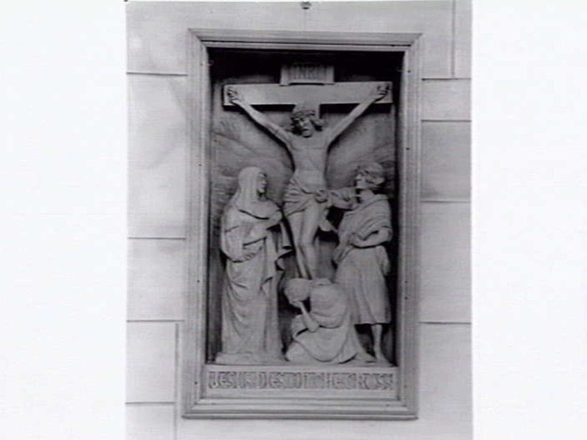Newman College Chapel in grounds of University of Melbourne, Parkville (1941?)