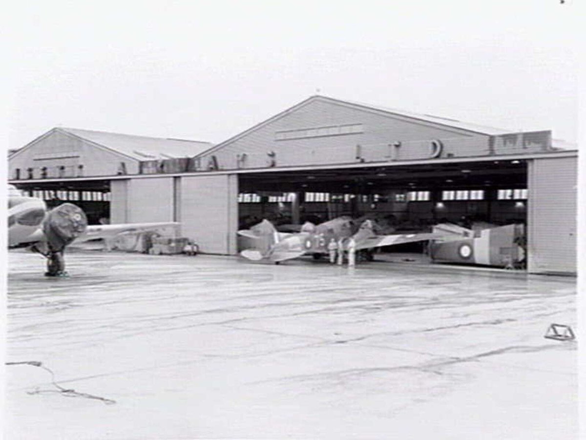 ANSETT ESSENDON involved in aircraft manufacture for war effort (c. 1943)