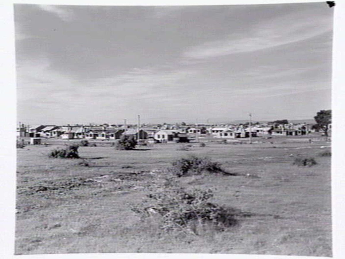 Castlefield Housing Estate in Hampton and East Brighton, designed by Housing Commission of Victoria, Brighton East (1946)