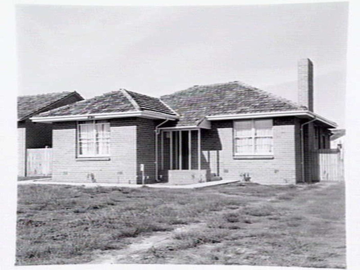 Castlefield Housing Estate in Hampton and East Brighton, designed by Housing Commission of Victoria, Brighton East (1946)