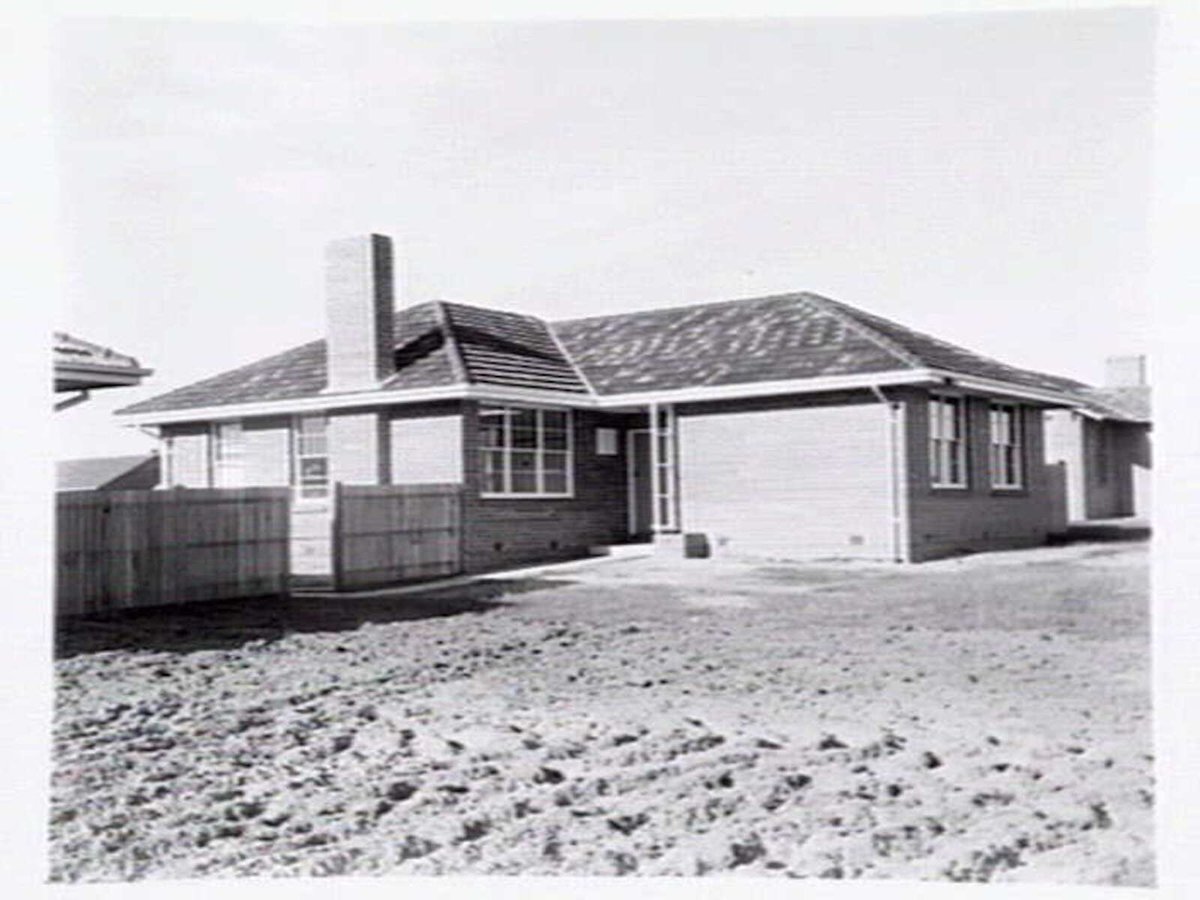 Castlefield Housing Estate in Hampton and East Brighton, designed by Housing Commission of Victoria, Brighton East (1946)