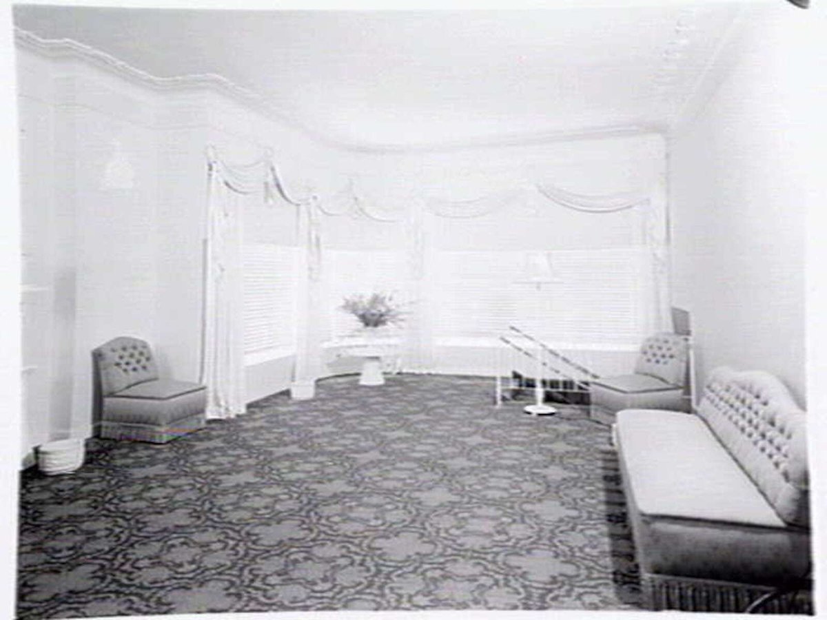 Exterior and interior of Hoyts Bentleigh picture theatre, corner of Centre Rd. and Nicholson St., Bentleigh (1948)