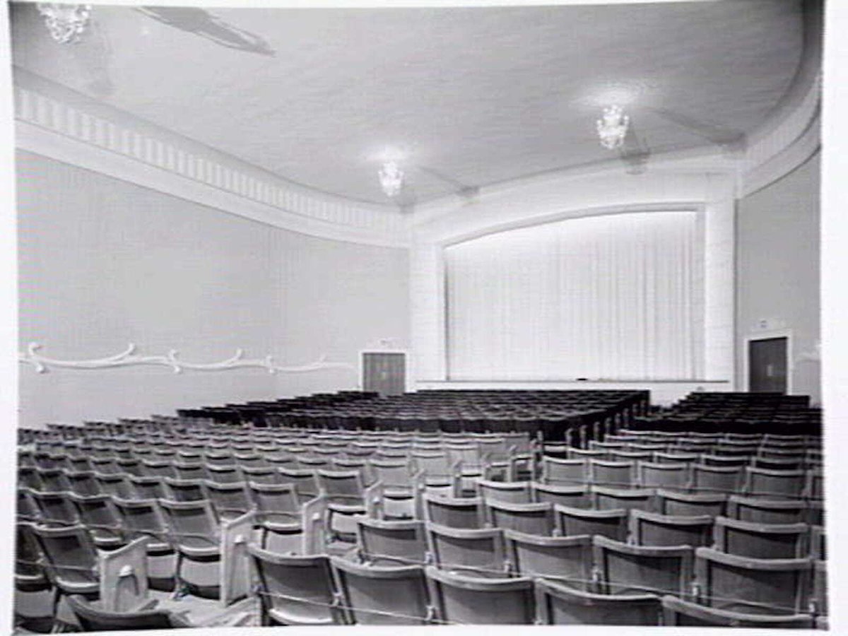 Exterior and interior of Hoyts Bentleigh picture theatre, corner of Centre Rd. and Nicholson St., Bentleigh (1948)