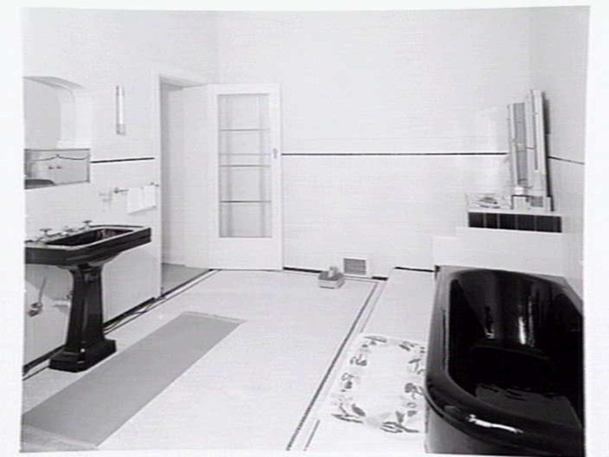 Substantial home, possibly owned by K.G. Luke, 38 Berkeley Street, Hawthorn, Vic (1941?)