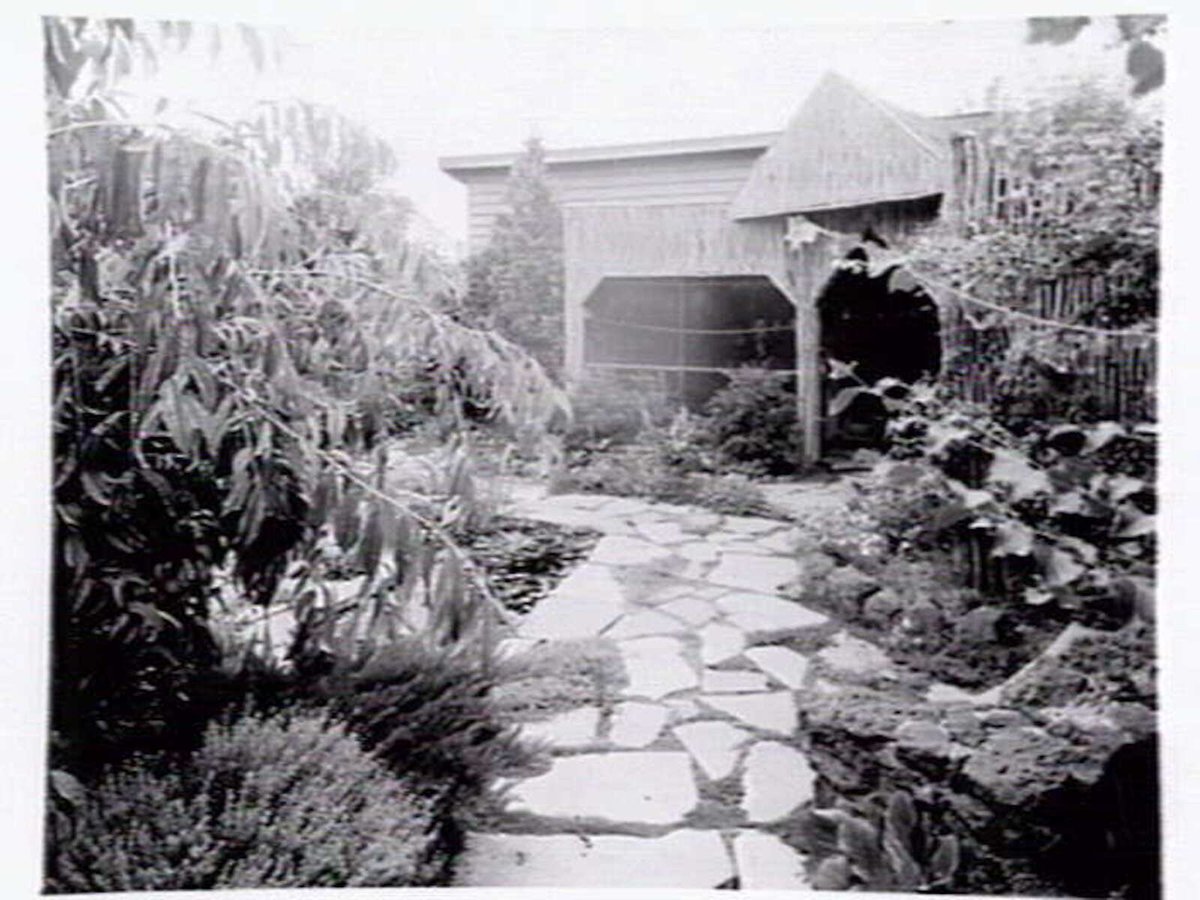 Substantial home, possibly owned by K.G. Luke, 38 Berkeley Street, Hawthorn, Vic (c. 1941)