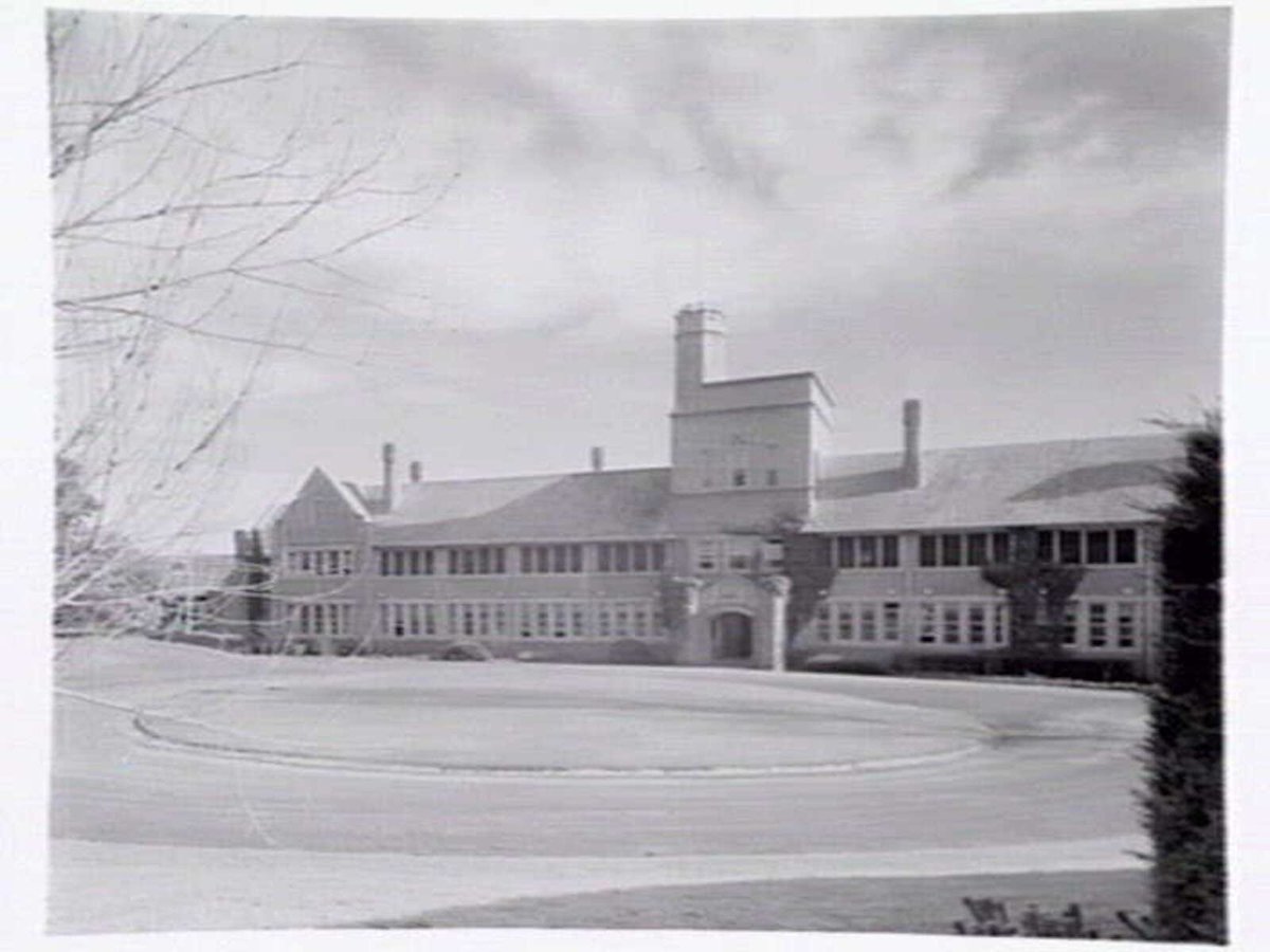 Toorak College, Mornington Rd., Mt. Eliza, showing buildings, grounds, facilities and students in class (1949)