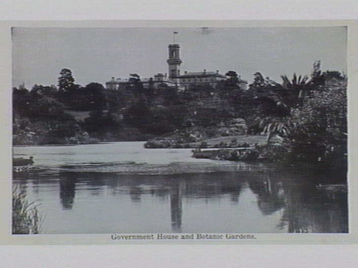 Melbourne Photographic Souvenir, Melbourne City (1938)