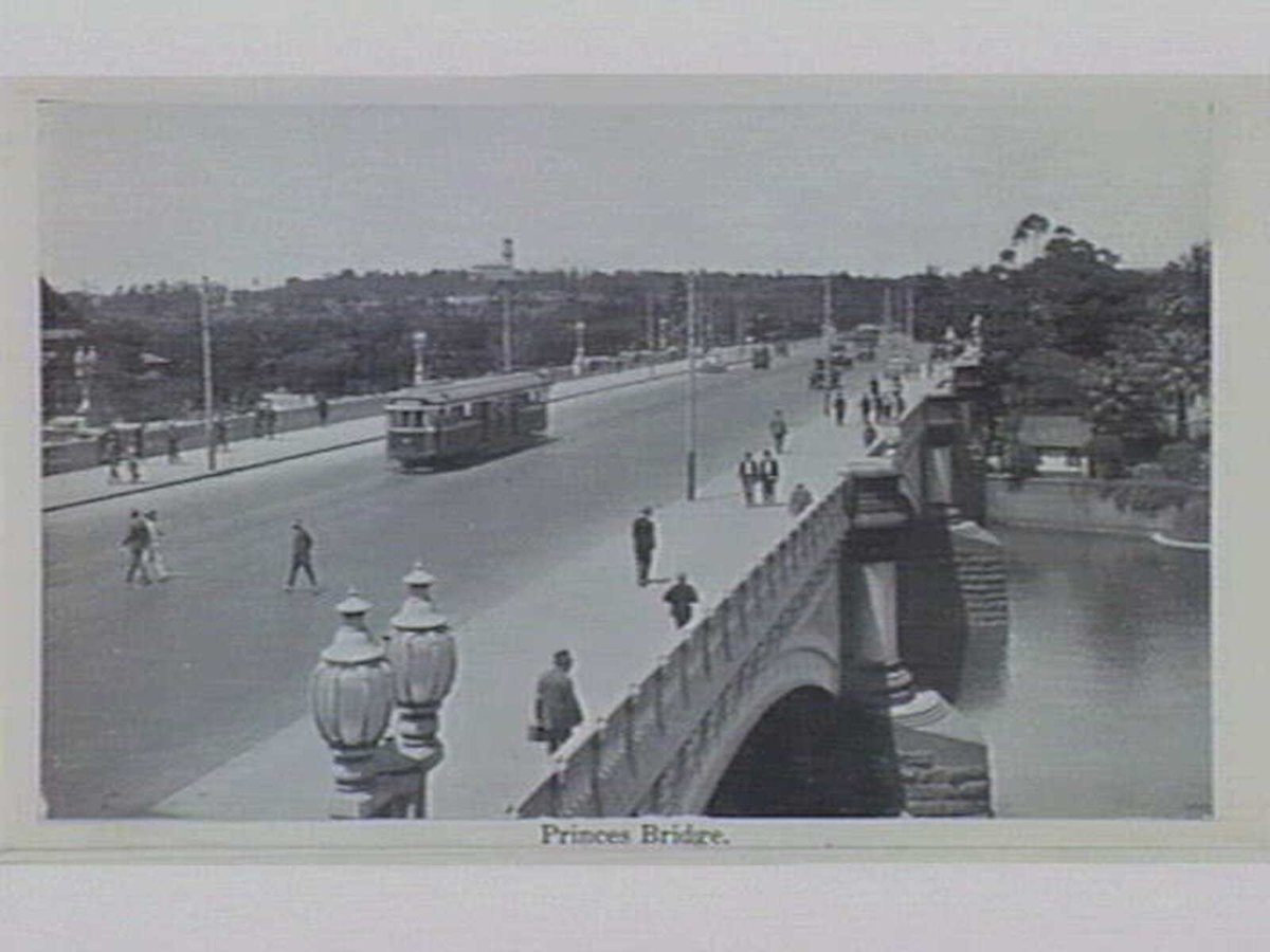 Melbourne Photographic Souvenir, Melbourne City (c. 1938)