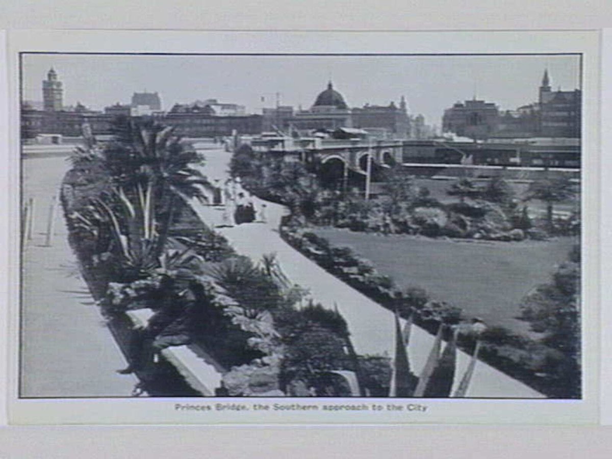 Melbourne Folding Souvenir Card, Port Melbourne (c. 1912)