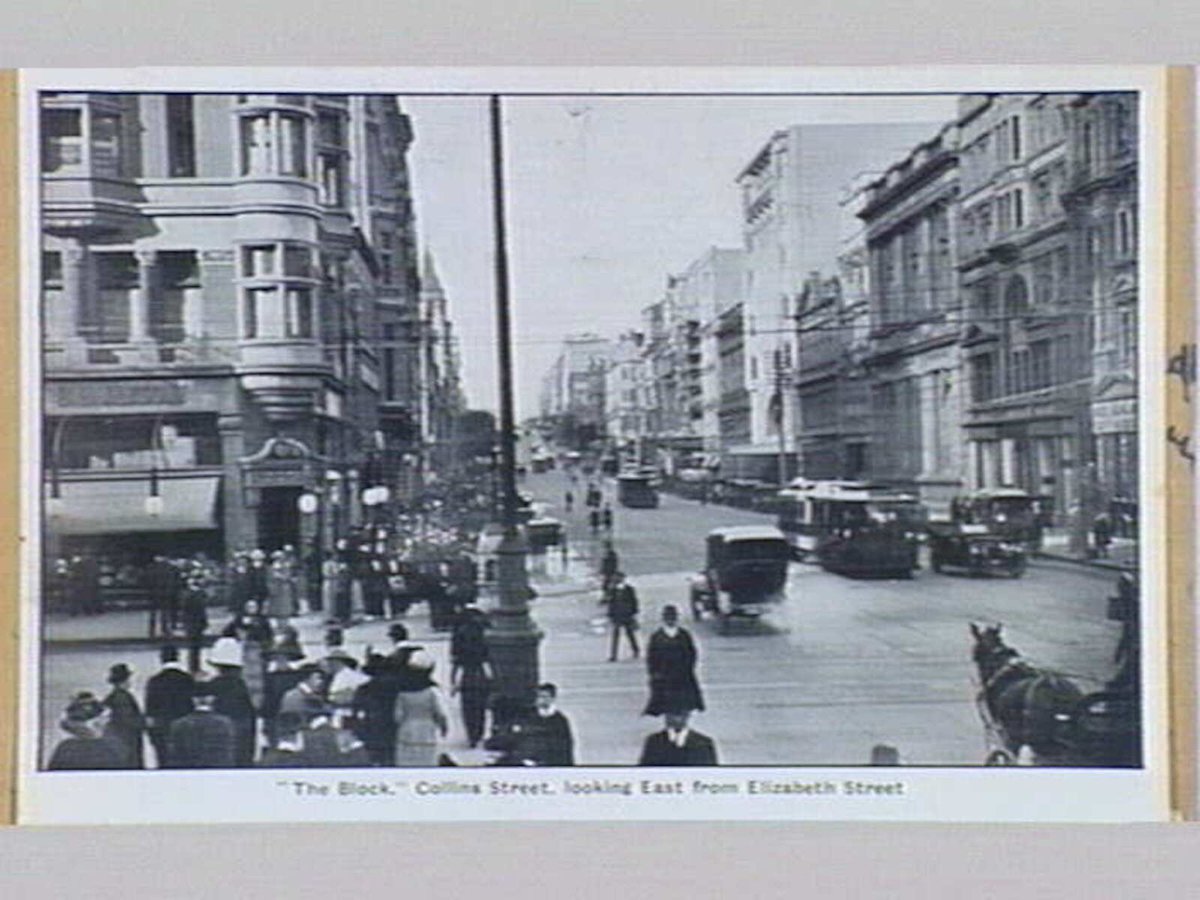 Melbourne Folding Souvenir Card, Port Melbourne (1912)