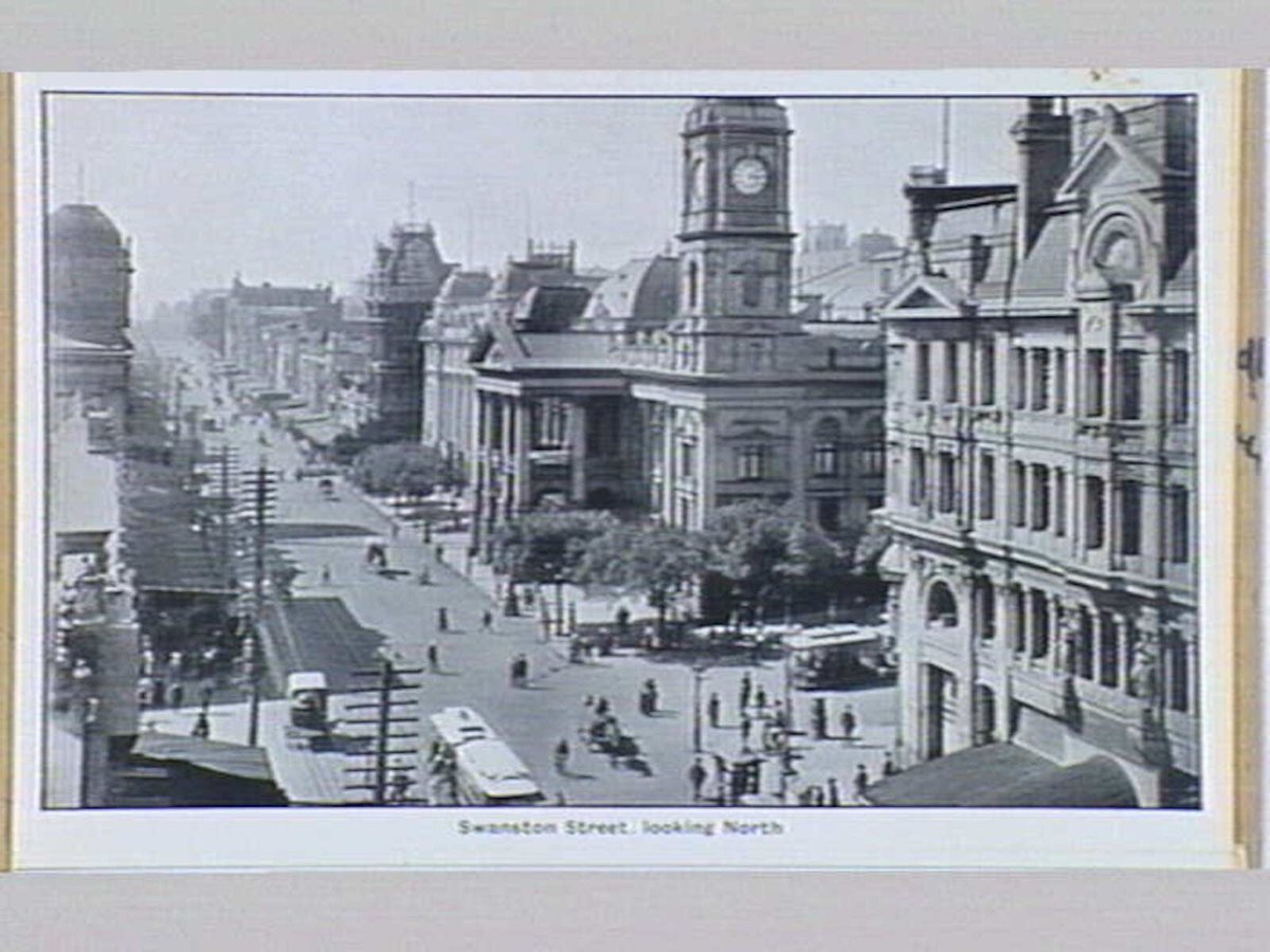 Melbourne Folding Souvenir Card, Port Melbourne (1912)