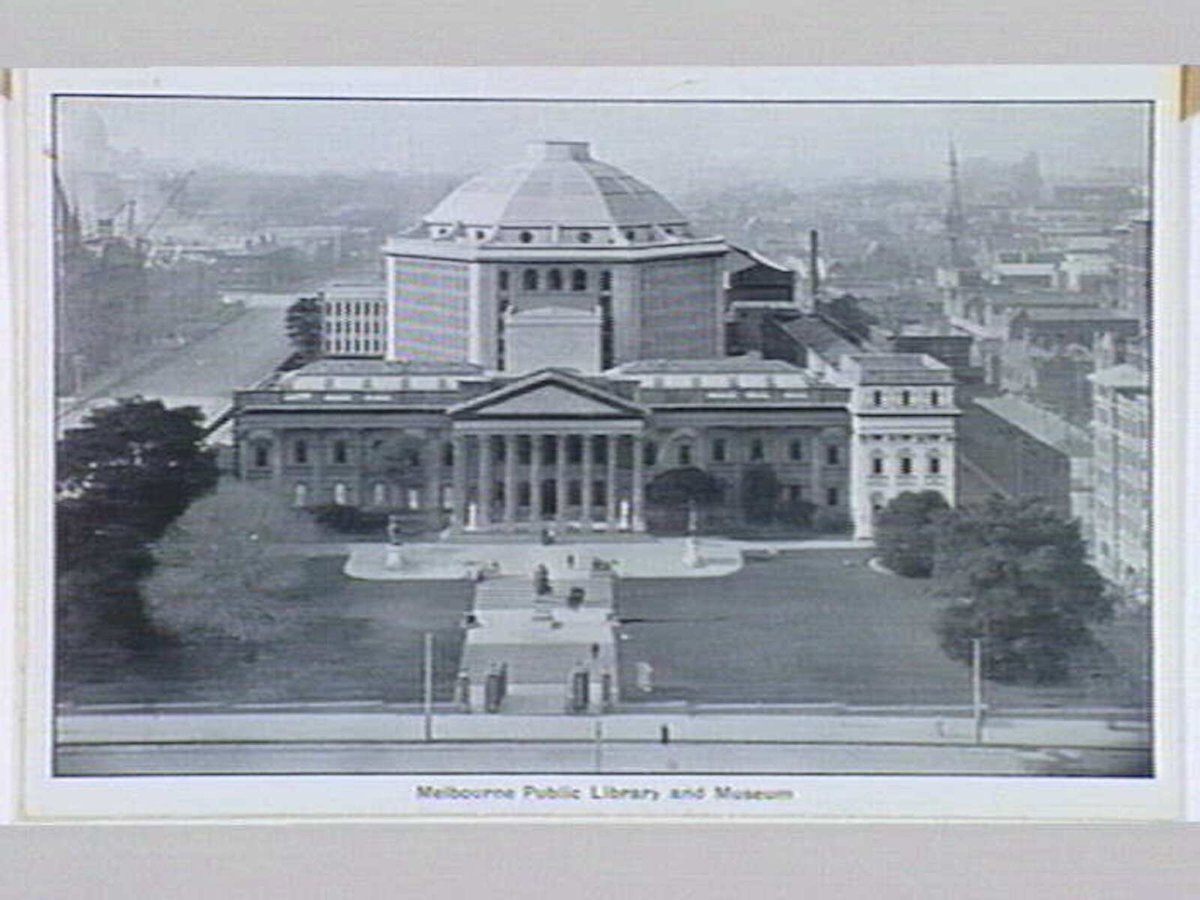 Melbourne Folding Souvenir Card, Port Melbourne (c. 1912)