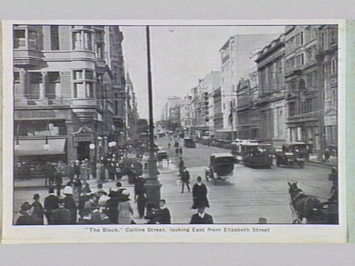 Melbourne 17 City and Country Scenes Folding Souvenir Card, Port Melbourne (c. 1920)